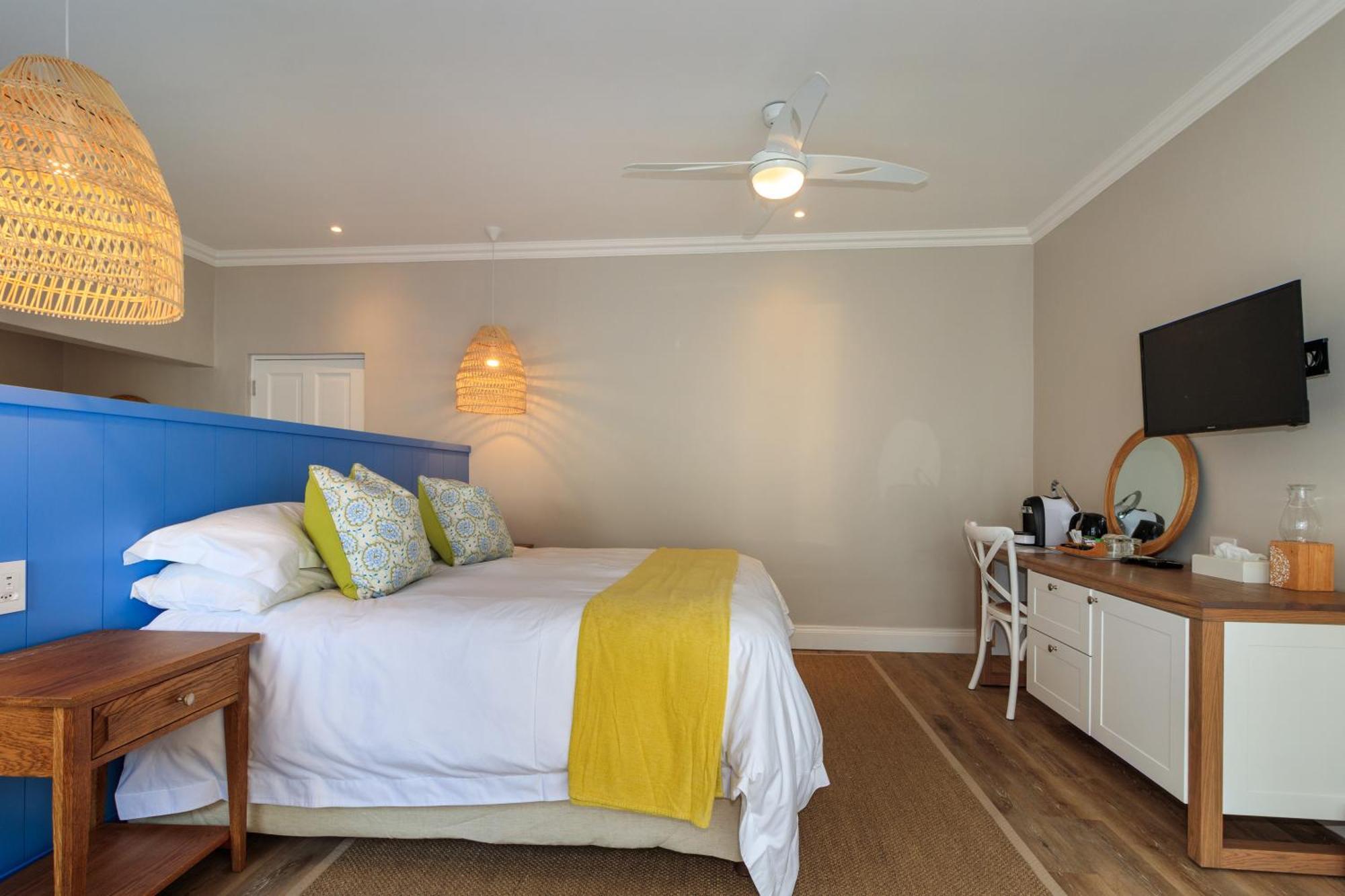 Morgan Bay Hotel Room photo